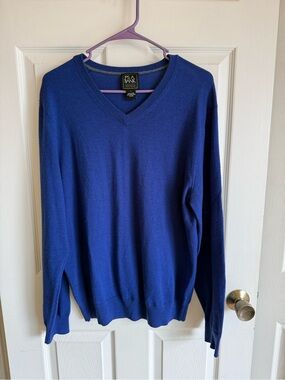 Jos. A. Bank Men's Super Soft 100% Merino Wool V-Neck Sweater in Deep Royal Blue